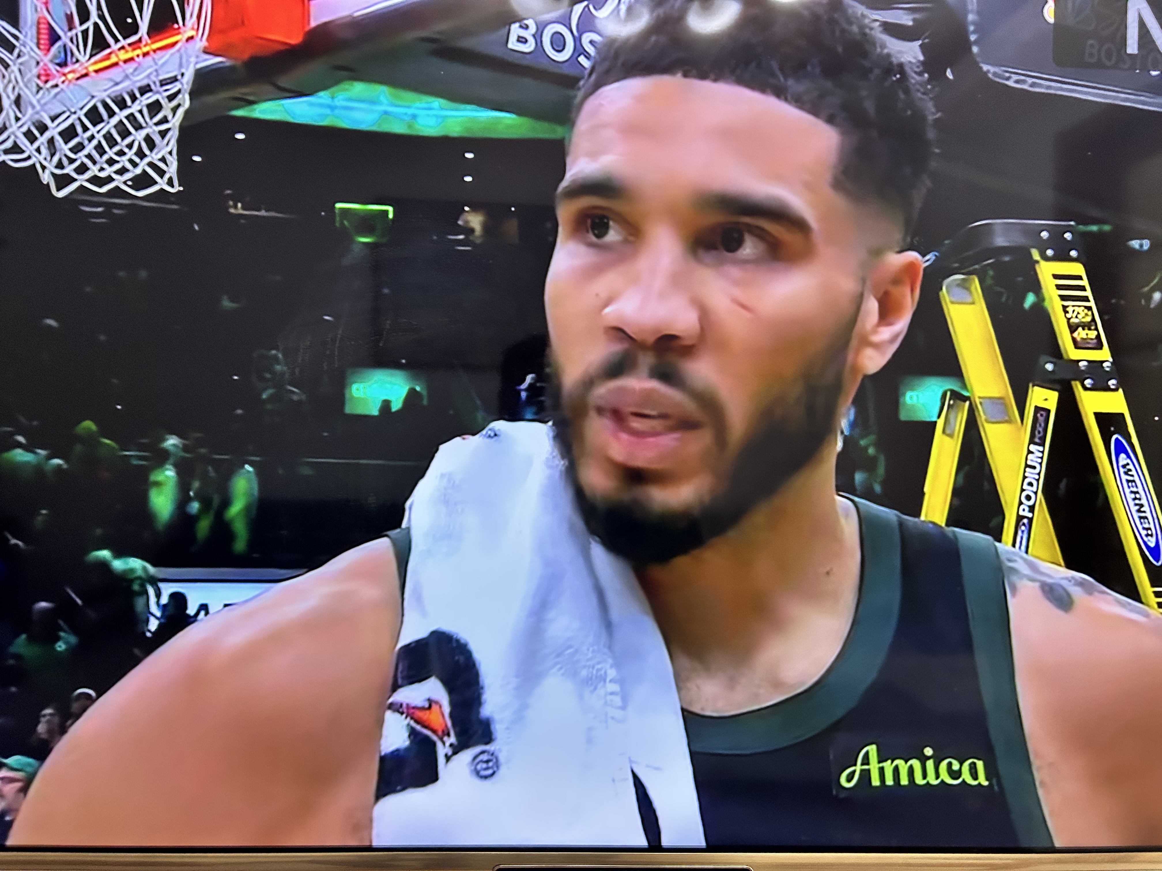 包含塔图姆遭遇二十持续失利，瑞士队教练压力巨大！的词条