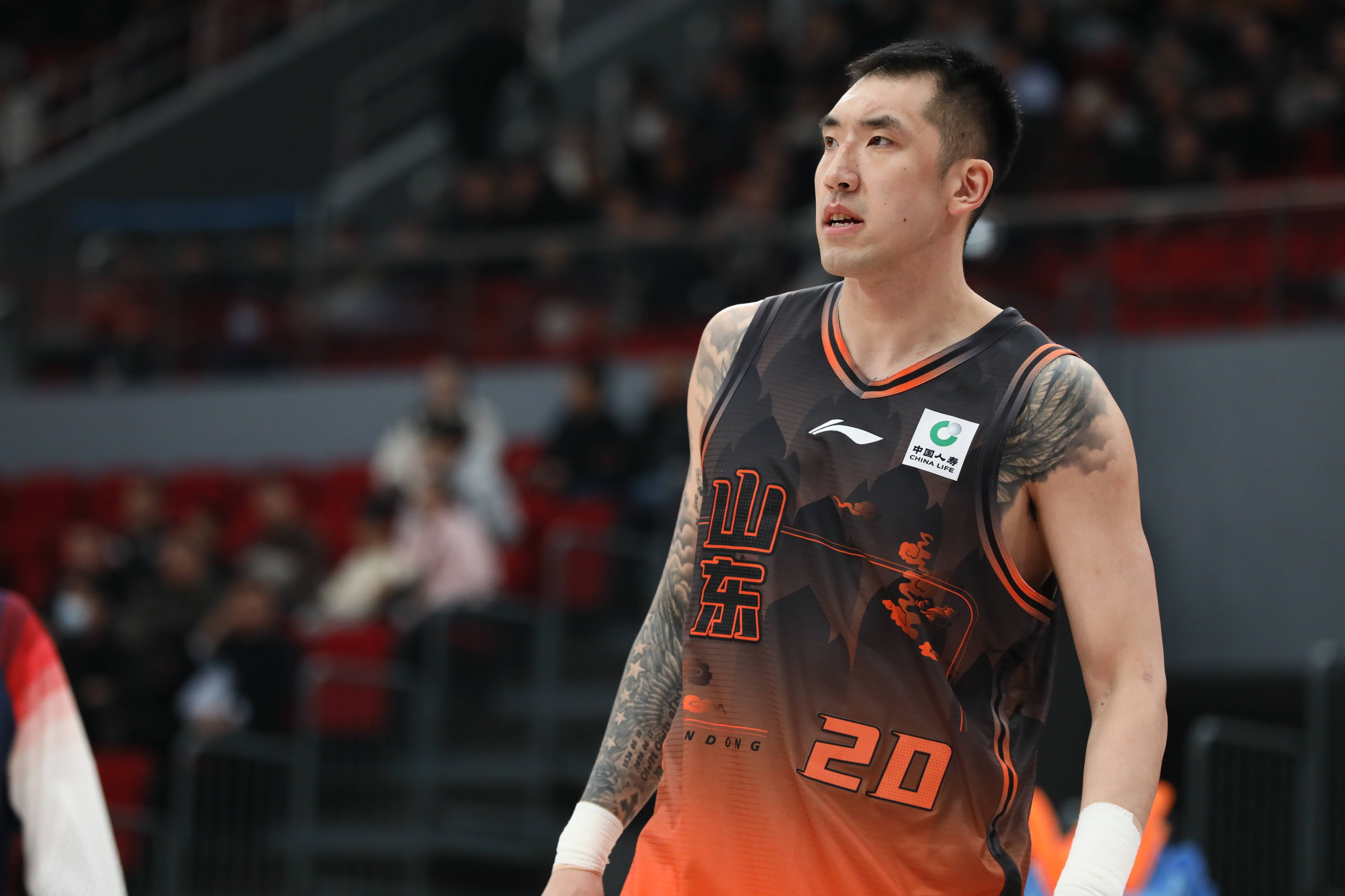 山东男篮赛后伤情更新库里怒砍22分，现场解说直呼：印第安纳步行者赛前造点机会